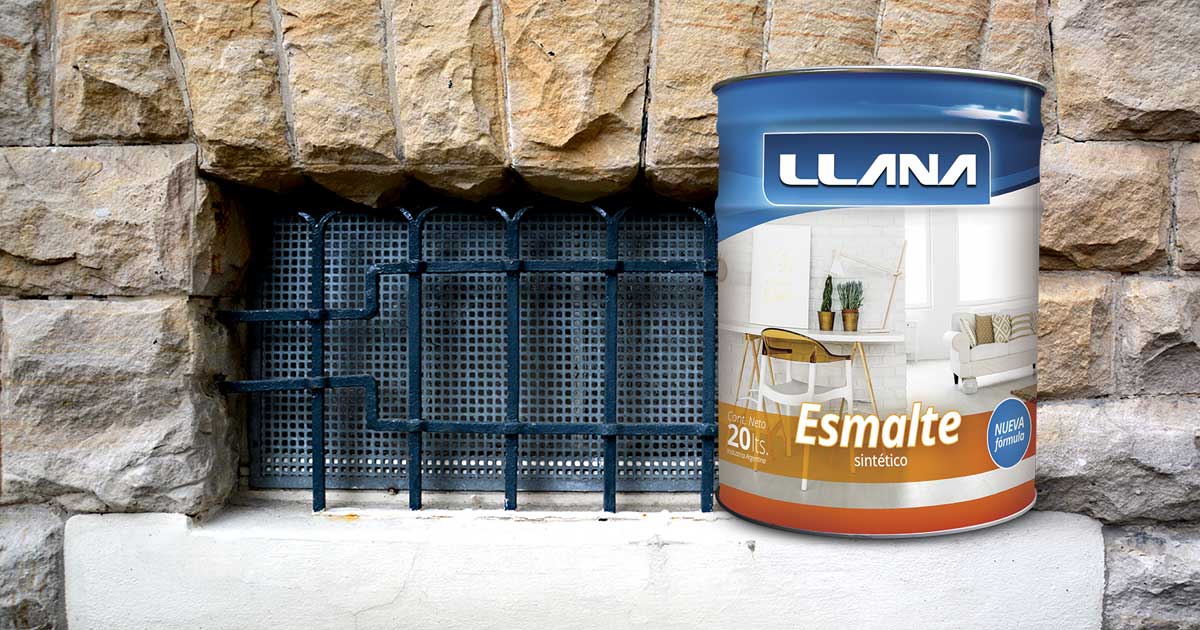 Esmalte brillante que viene en 14 colores para elegir